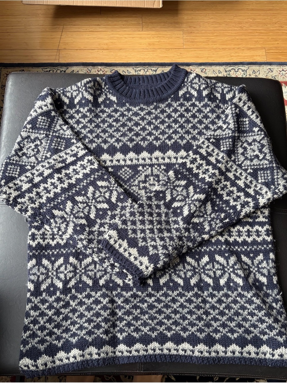 Vintage men’s Abercrombie & Fitch Navy and White Fair Isle ski Sweater fits L XL